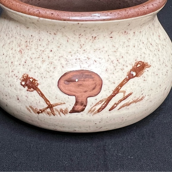 Small Round Pottery Pot - Picture 2 of 9